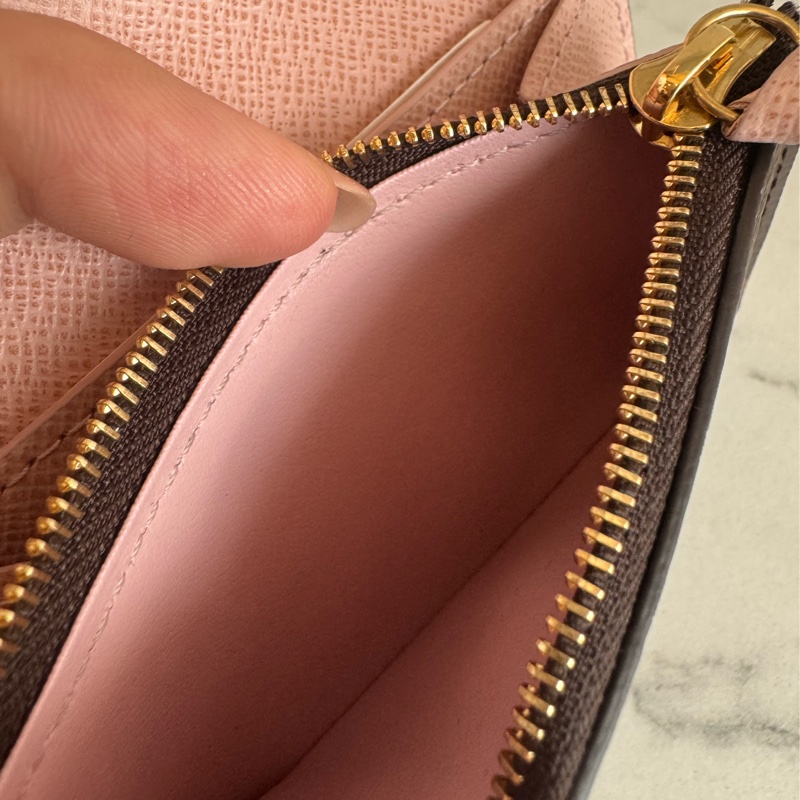 LV M62361花紋內粉釦式卡片零錢包 超好用👛-20