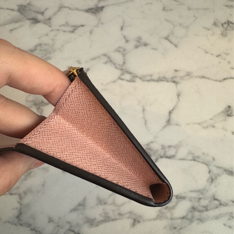 LV M62361花紋內粉釦式卡片零錢包 超好用👛-22