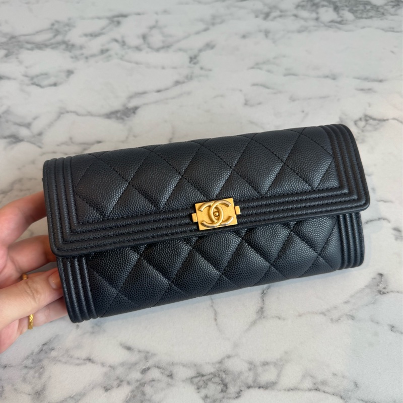 Chanel黑色金boy釦式長夾  超經典超好用🫶-0