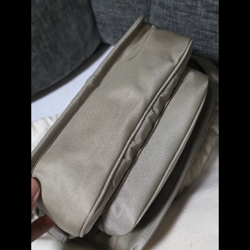 [全新] Saint Laurent YSL Niki nylon 卡其色小號-3