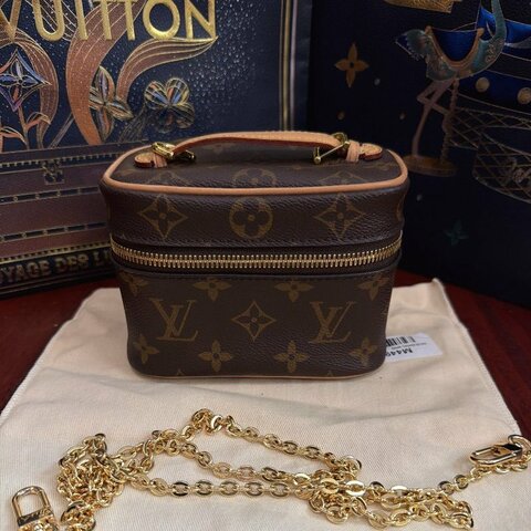 近新品 路易威登/Louis Vuitton 老花Nano化粧包 芯片款