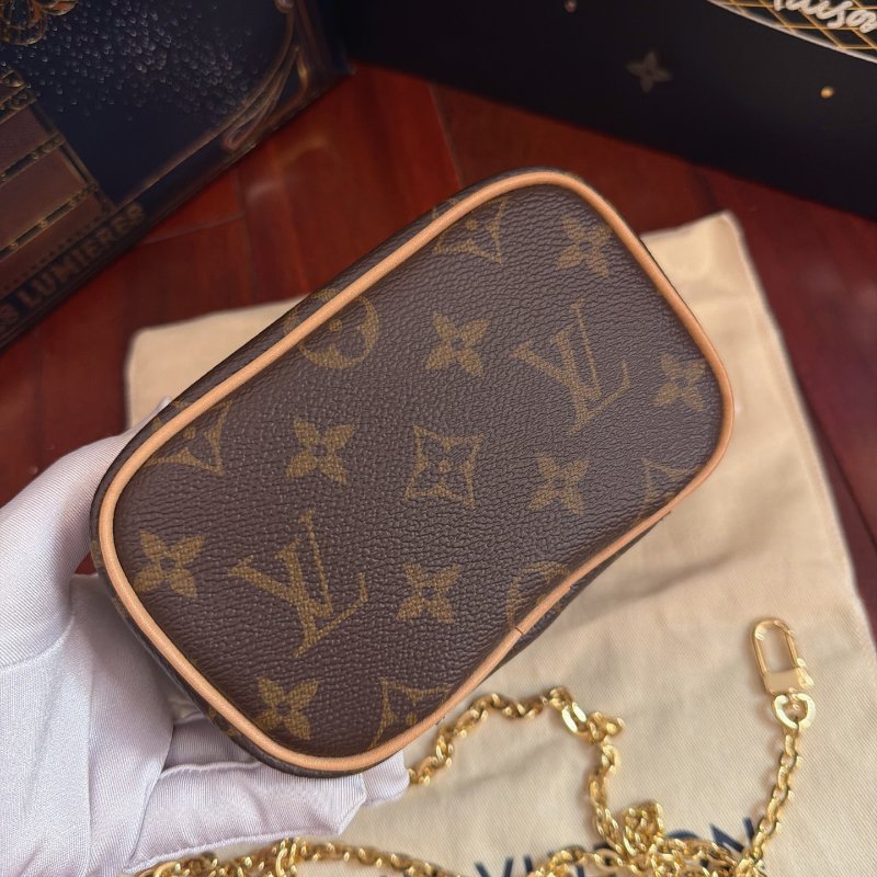 近新品 路易威登/Louis Vuitton 老花Nano化粧包 芯片款-8