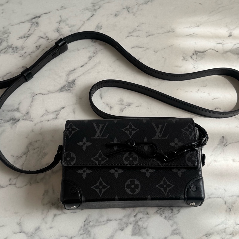 LV M81783黑花紋吸釦斜背包 超帥氣🤩🤩-2
