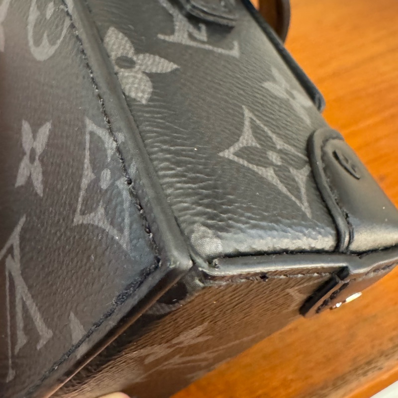 LV M81783黑花紋吸釦斜背包 超帥氣🤩🤩-30