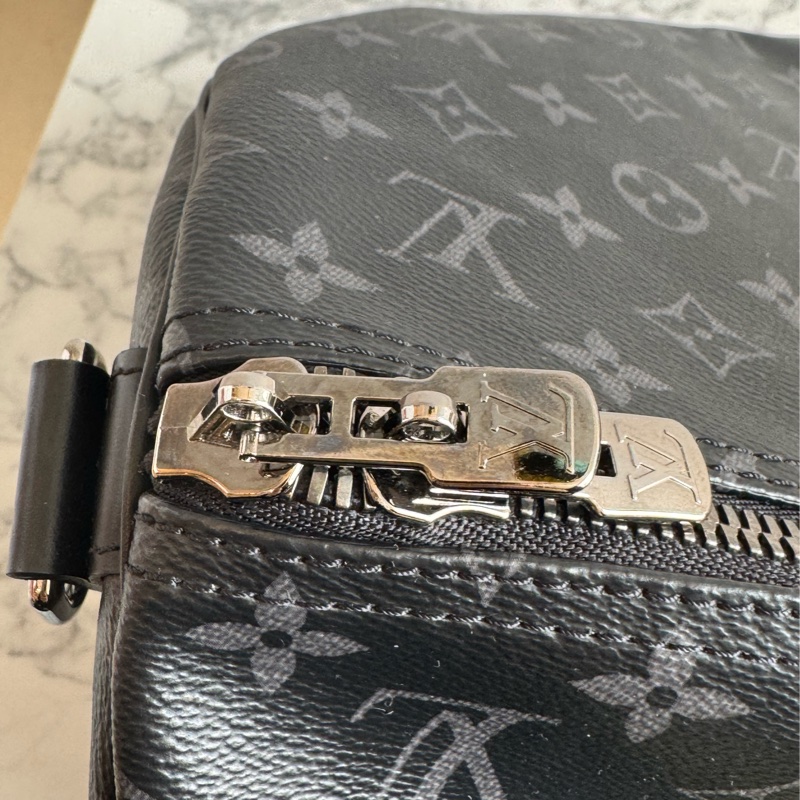 LV M40605黑花紋手提兩用keepall55-21