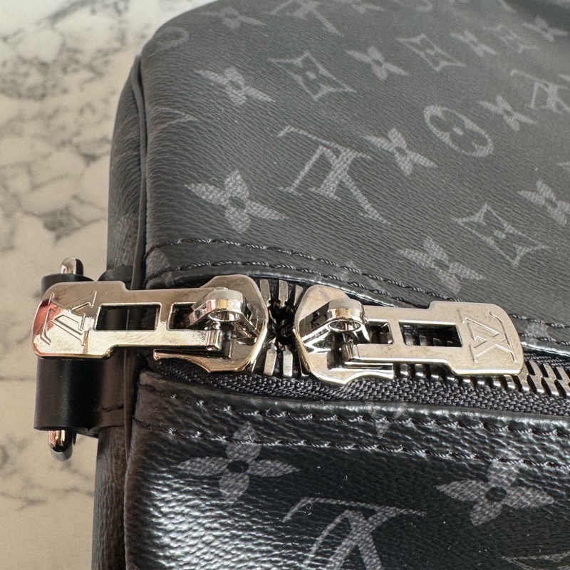 LV M40605黑花紋手提兩用keepall55-22