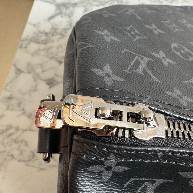 LV M40605黑花紋手提兩用keepall55-24