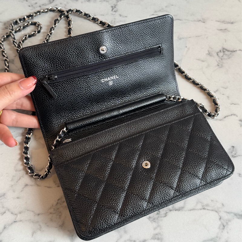 Chanel黑荔枝銀雙C  WOC  經典必買🫶-12