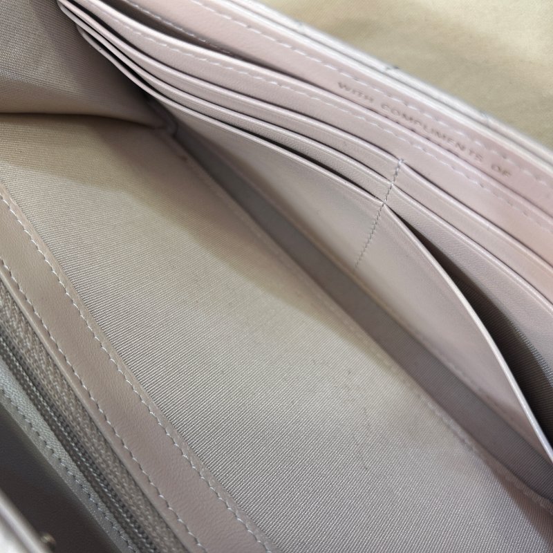 CHANEL 杏色羊皮菱格紋信封式長夾-9