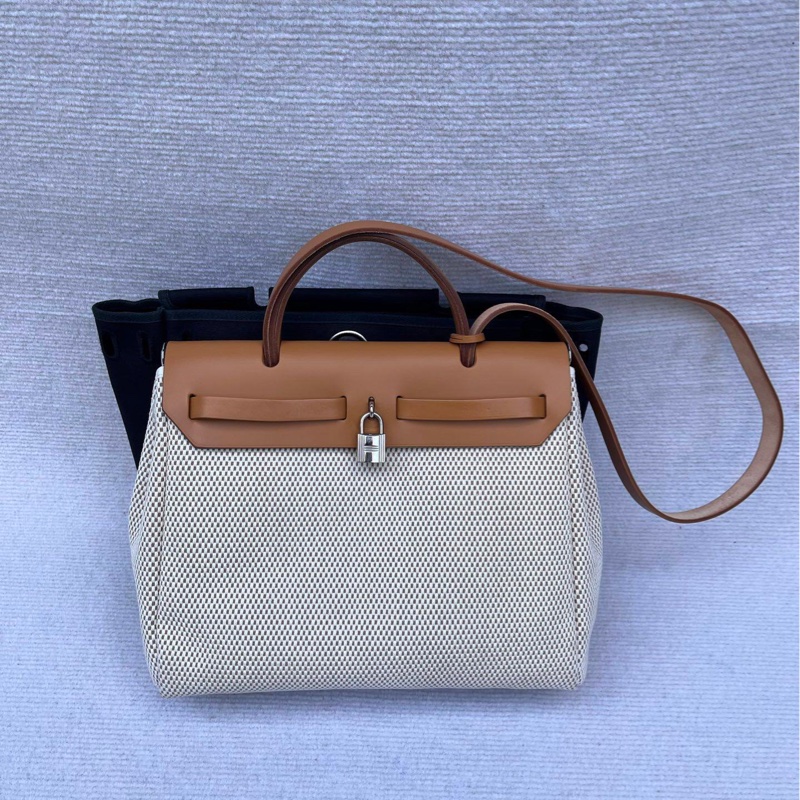 【贈送藍色更換袋❗️一個價錢擁有兩個包✨】Hermes Herbag 31米棕單肩|雙肩|斜背 中古包-3