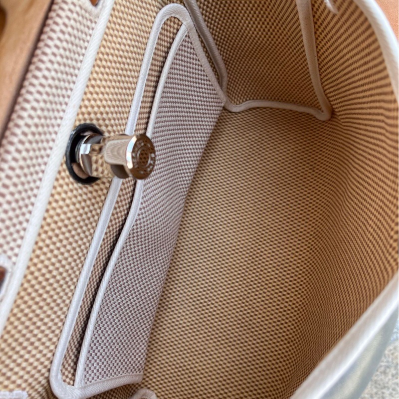 【贈送藍色更換袋❗️一個價錢擁有兩個包✨】Hermes Herbag 31米棕單肩|雙肩|斜背 中古包-5