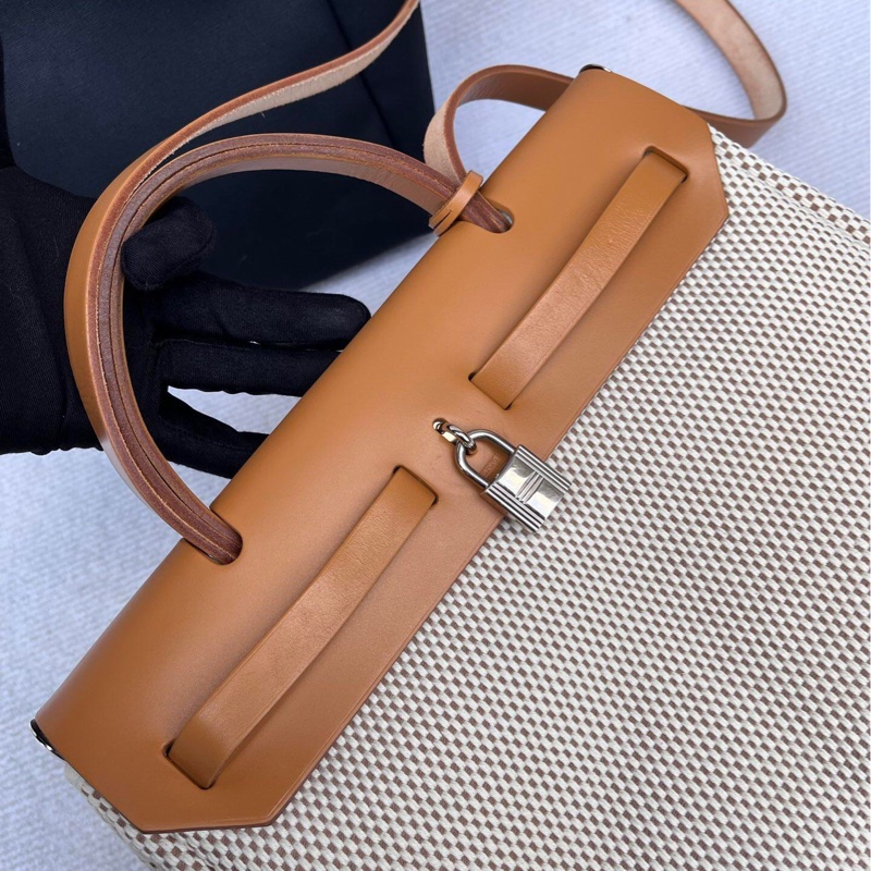 【贈送藍色更換袋❗️一個價錢擁有兩個包✨】Hermes Herbag 31米棕單肩|雙肩|斜背 中古包-6