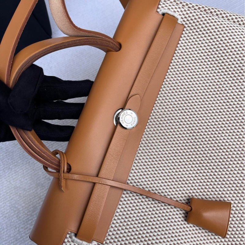 【贈送藍色更換袋❗️一個價錢擁有兩個包✨】Hermes Herbag 31米棕單肩|雙肩|斜背 中古包-7