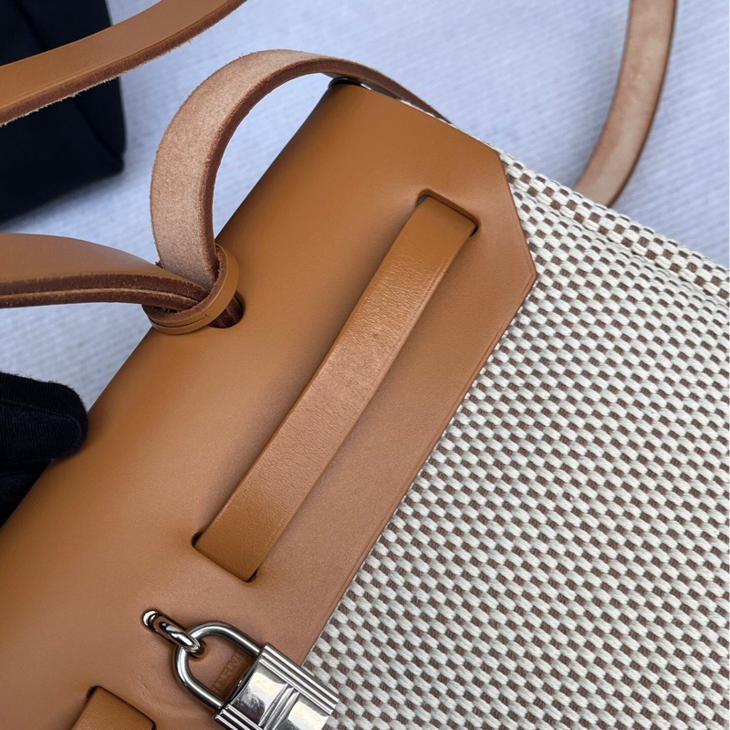 【贈送藍色更換袋❗️一個價錢擁有兩個包✨】Hermes Herbag 31米棕單肩|雙肩|斜背 中古包-12