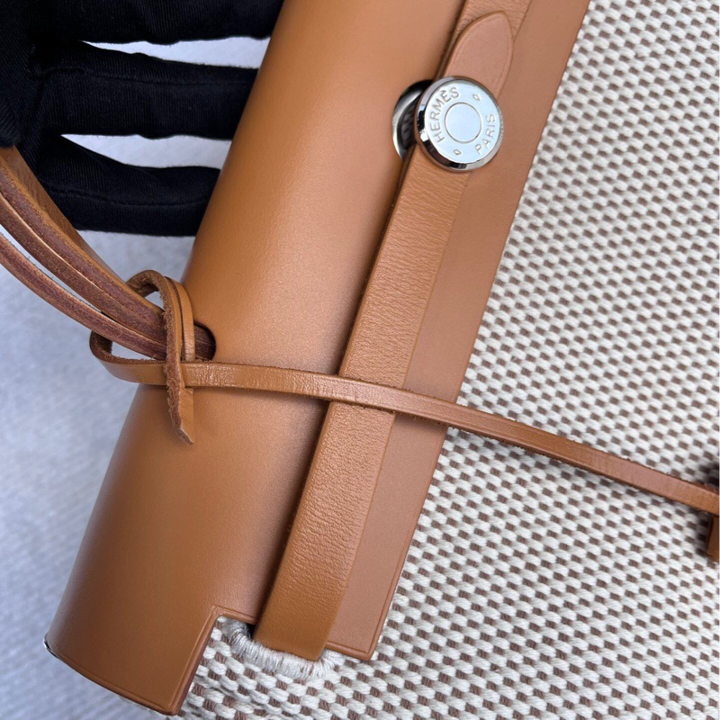 【贈送藍色更換袋❗️一個價錢擁有兩個包✨】Hermes Herbag 31米棕單肩|雙肩|斜背 中古包-14