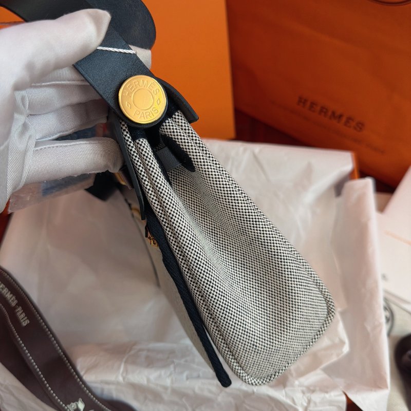 全新品 愛馬仕Hermes Mini Herbag 黑白熊貓色 金扣 w刻 肩背包-2