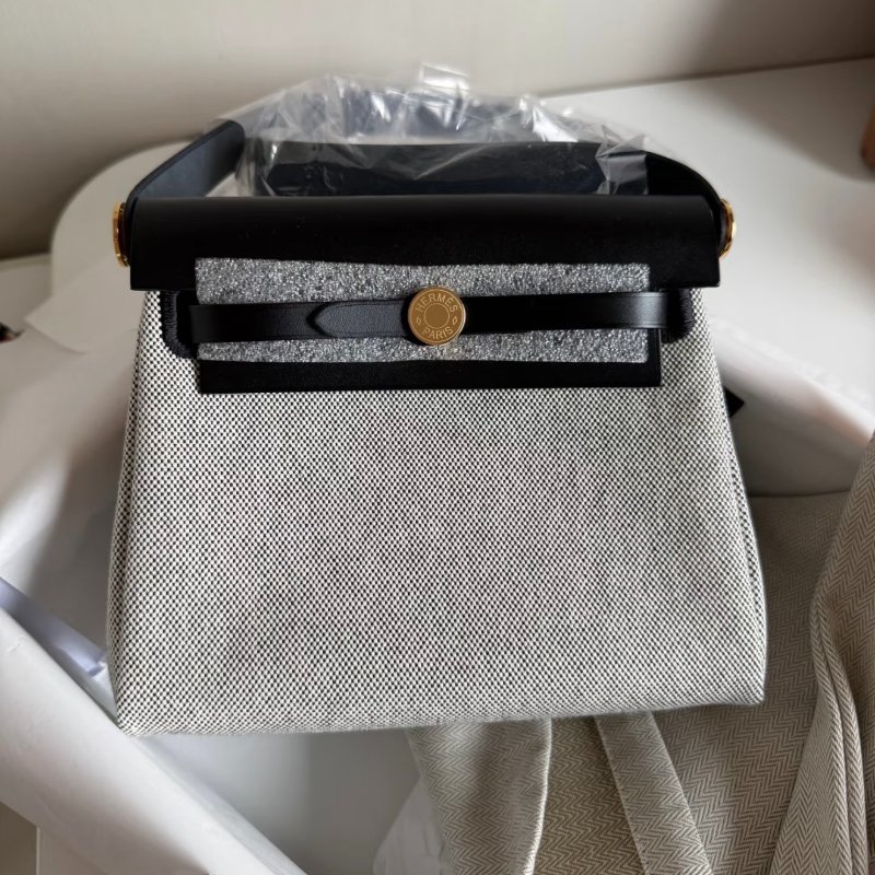 全新品 愛馬仕Hermes Mini Herbag 黑白熊貓色 金扣 w刻 肩背包-5