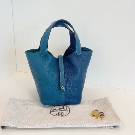 Hermes愛馬仕 Picotin拼色菜籃子18 深邃藍拼博斯普魯斯綠金扣 手提包-0