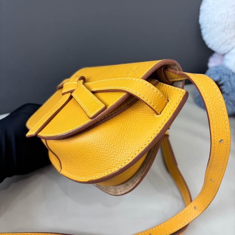 Loewe 陽光黃gate小號-4