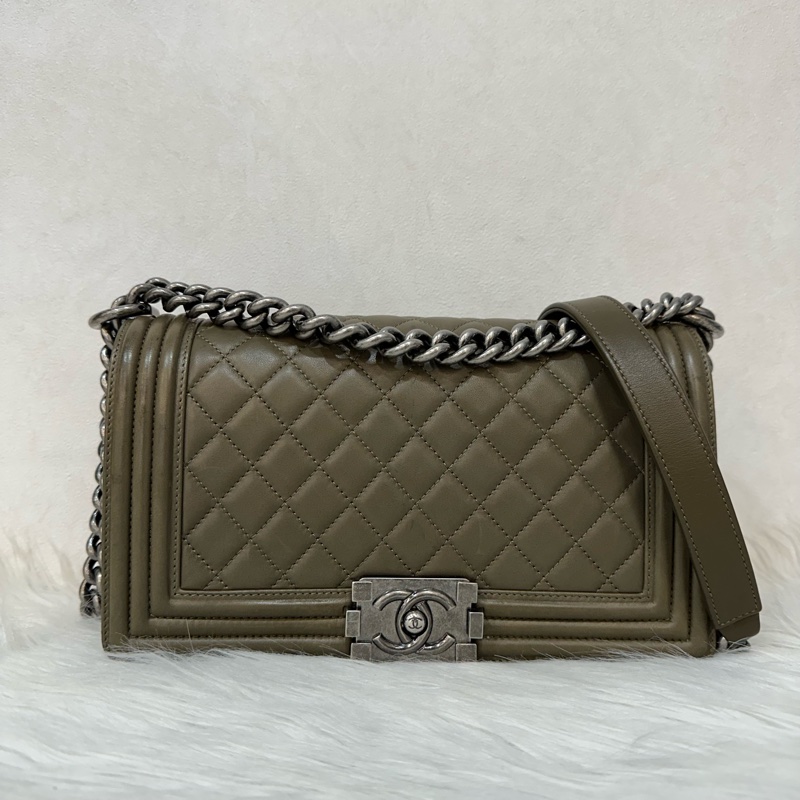 特價出清🌸Chanel A67086 墨綠色銀釦boy25-0