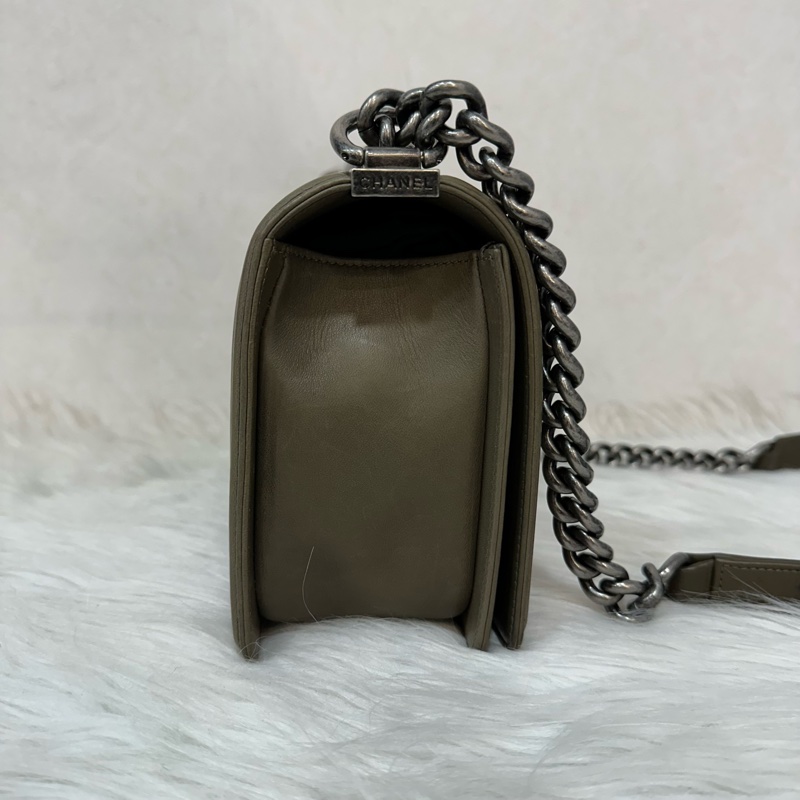 特價出清🌸Chanel A67086 墨綠色銀釦boy25-3