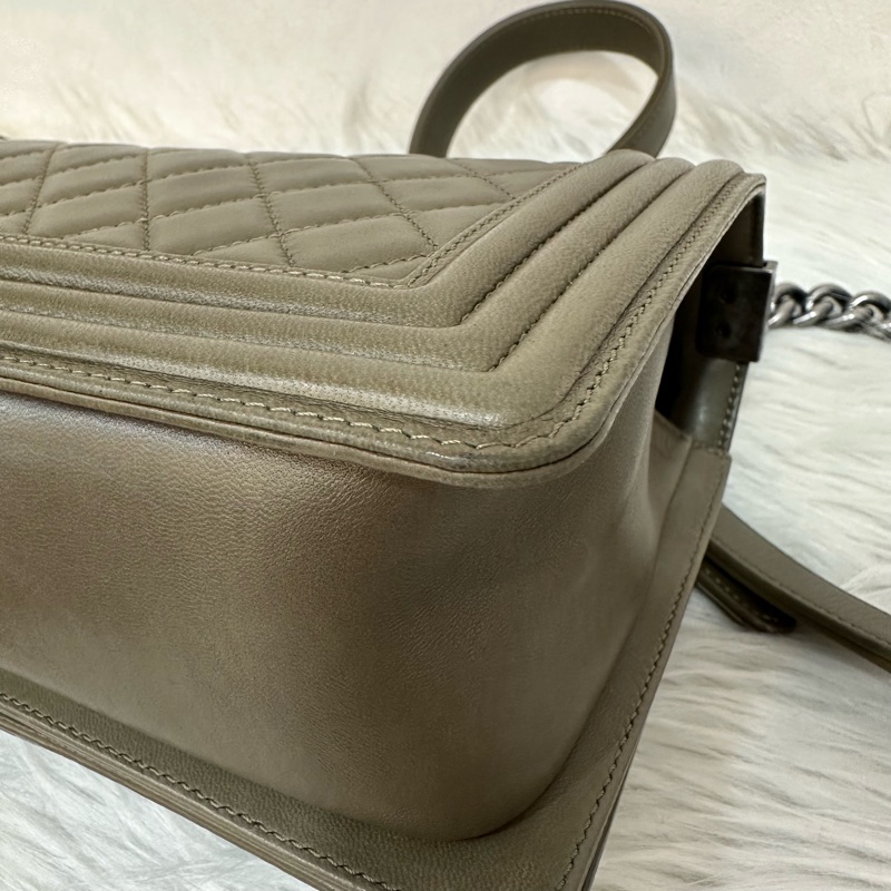 特價出清🌸Chanel A67086 墨綠色銀釦boy25-7