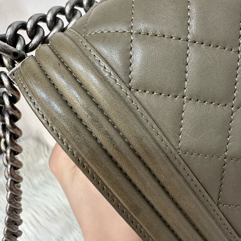 特價出清🌸Chanel A67086 墨綠色銀釦boy25-37