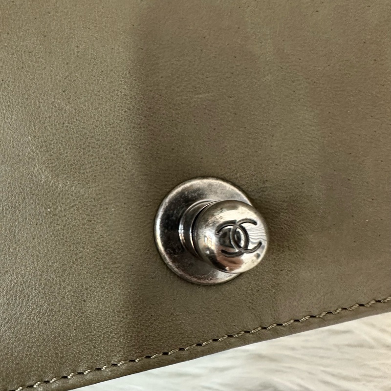 特價出清🌸Chanel A67086 墨綠色銀釦boy25-41
