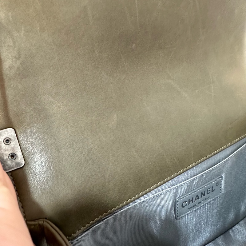 特價出清🌸Chanel A67086 墨綠色銀釦boy25-46