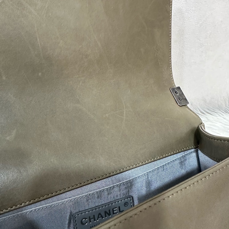 特價出清🌸Chanel A67086 墨綠色銀釦boy25-52