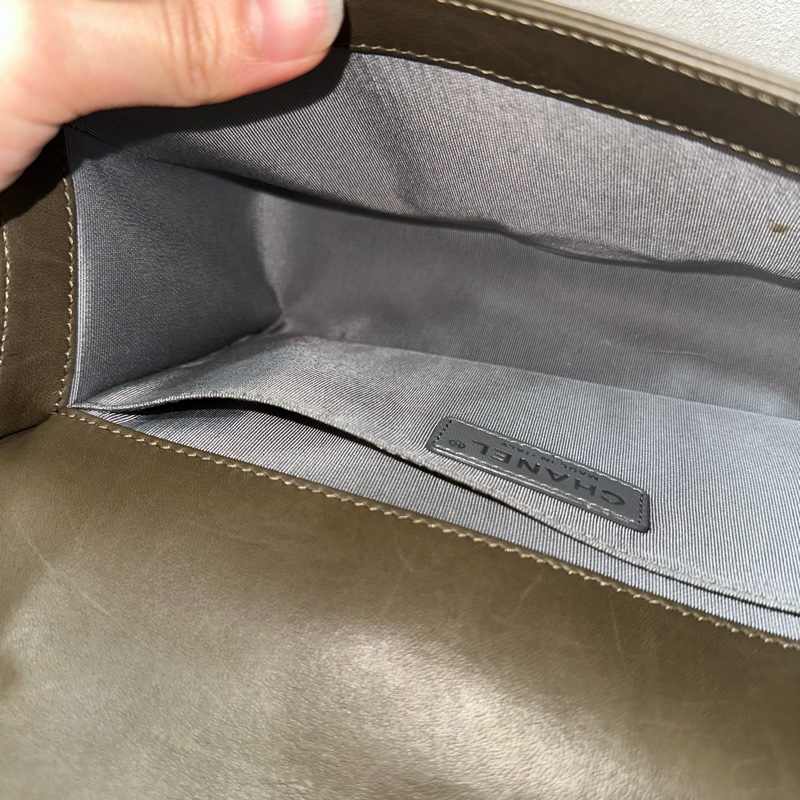 特價出清🌸Chanel A67086 墨綠色銀釦boy25-66