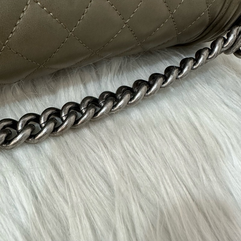 特價出清🌸Chanel A67086 墨綠色銀釦boy25-74