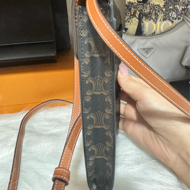 Celine 經典老花手機包-8