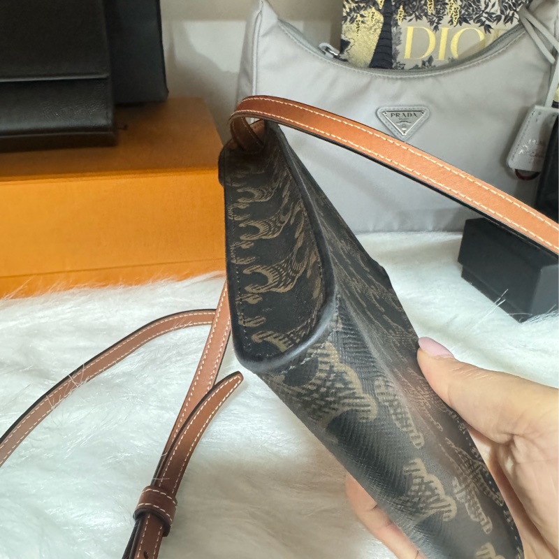 Celine 經典老花手機包-9