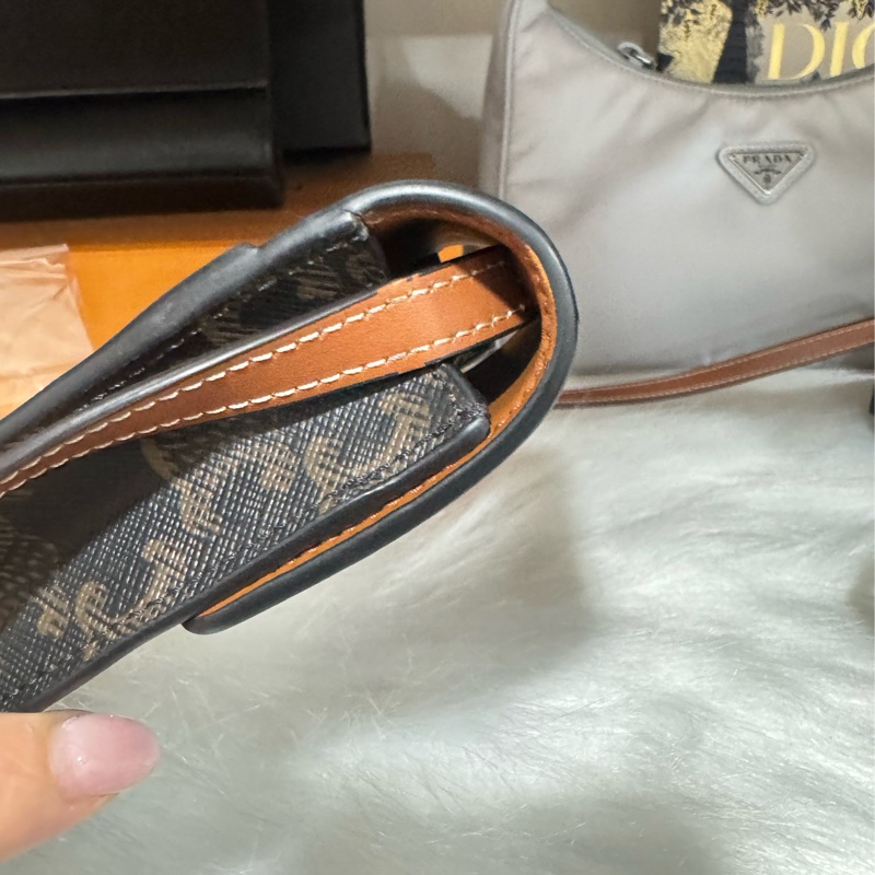 Celine 經典老花手機包-13