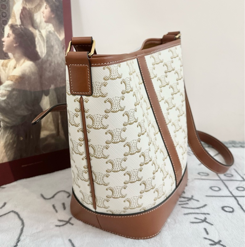 【全🆕】Celine Triomphe bucket bag老花small水桶包 小號 small白色 單肩包 斜挎包-1