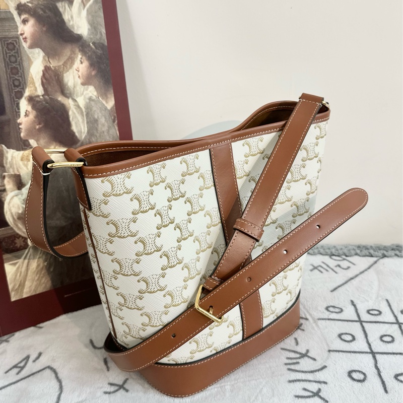 【全🆕】Celine Triomphe bucket bag老花small水桶包 小號 small白色 單肩包 斜挎包-2