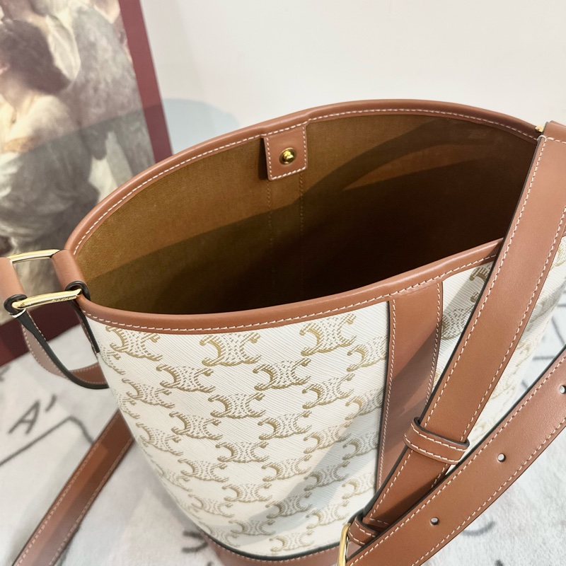 【全🆕】Celine Triomphe bucket bag老花small水桶包 小號 small白色 單肩包 斜挎包-4
