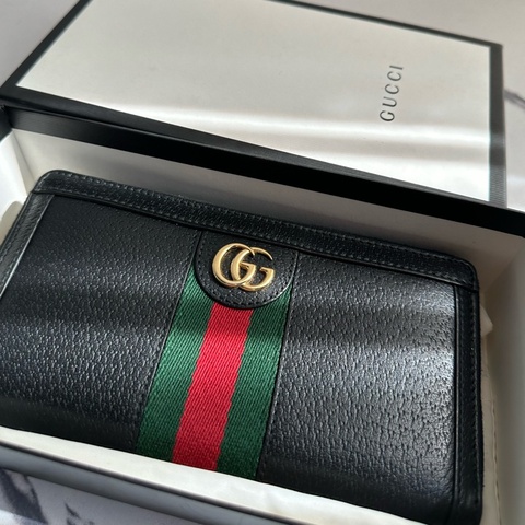 Gucci 拉鏈長夾