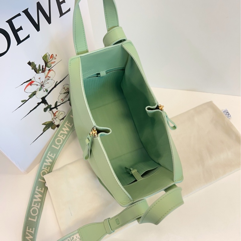 Loewe羅意威 新款Hammock秋葵綠釉 金扣 全logo刺繡寬肩帶 吊床包-6