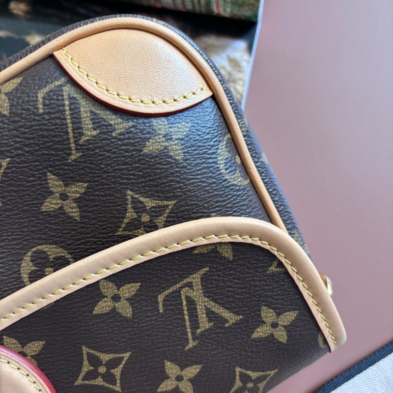 ::LOUIS VUITTON:: LV M45985 Diane花紋手提肩背兩用粉背帶法棍斜背包-10