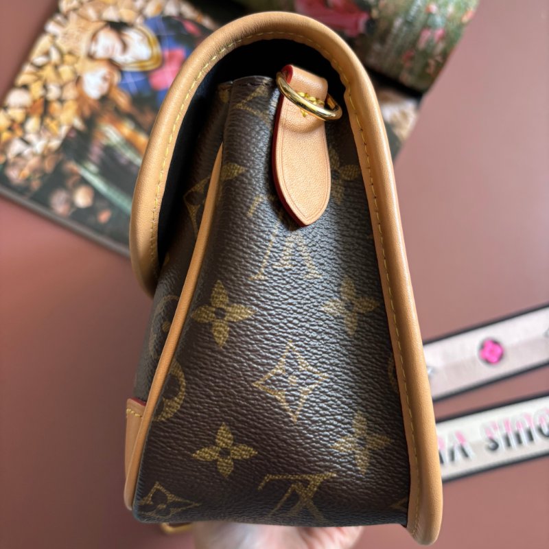 ::LOUIS VUITTON:: LV M45985 Diane花紋手提肩背兩用粉背帶法棍斜背包-18