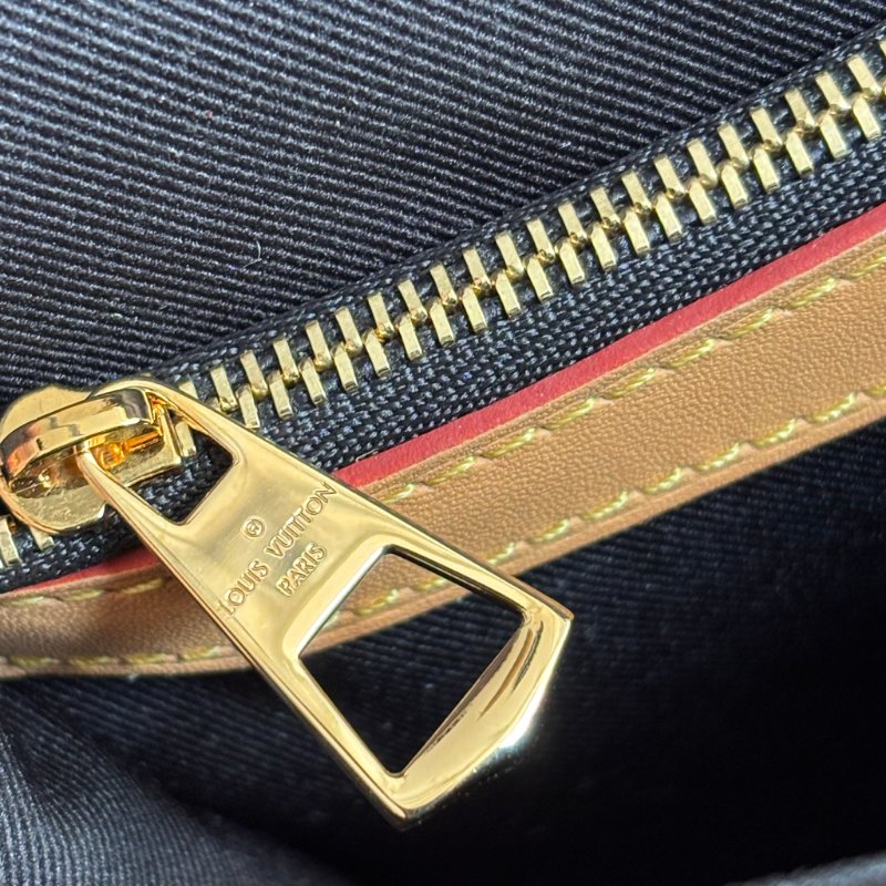 ::LOUIS VUITTON:: LV M45985 Diane花紋手提肩背兩用粉背帶法棍斜背包-21