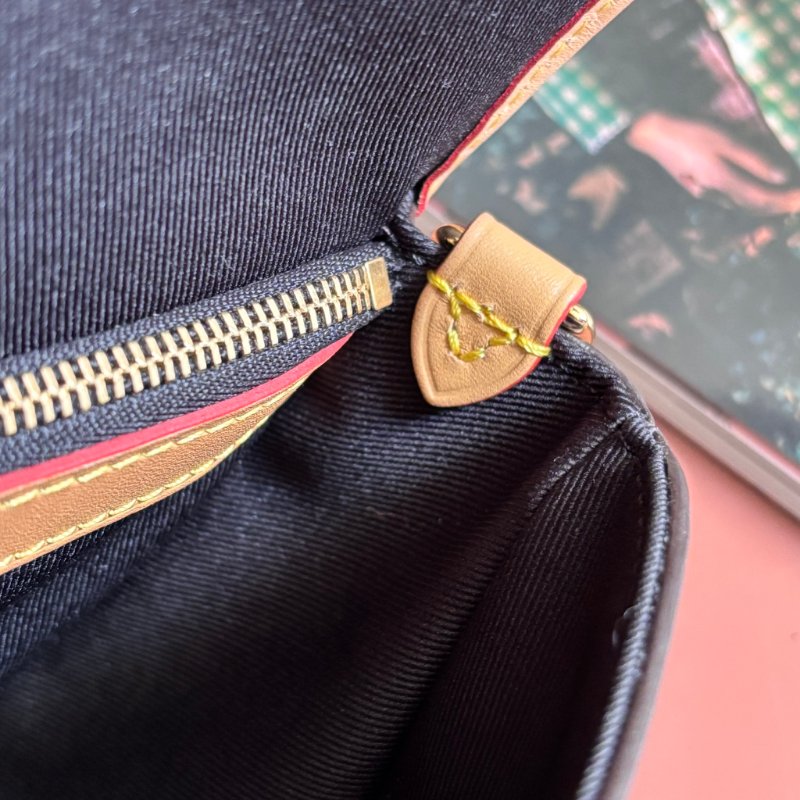 ::LOUIS VUITTON:: LV M45985 Diane花紋手提肩背兩用粉背帶法棍斜背包-24