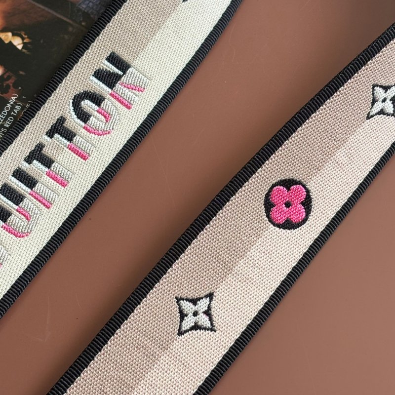 ::LOUIS VUITTON:: LV M45985 Diane花紋手提肩背兩用粉背帶法棍斜背包-31