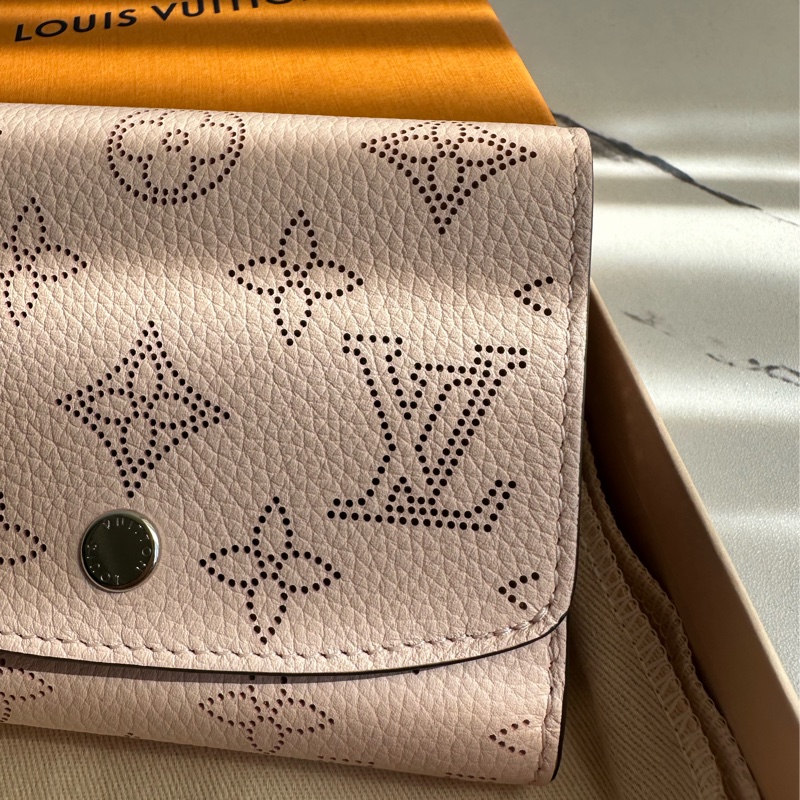 lv 超級美的啦 粉色 質感短夾-2