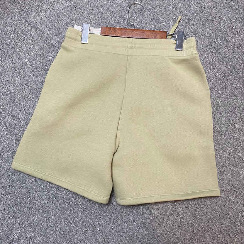 AMI Alexandre Mattiussi 男款短褲 L碼 ，黑色和卡其色-2