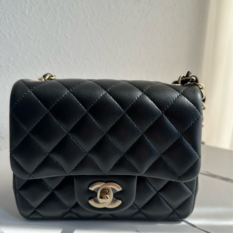Chanel黑金方胖🥹🥹🥹🥹好美 99新