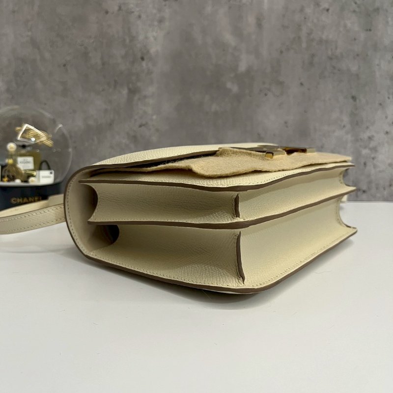 Hermes 康康19 奶昔白-5