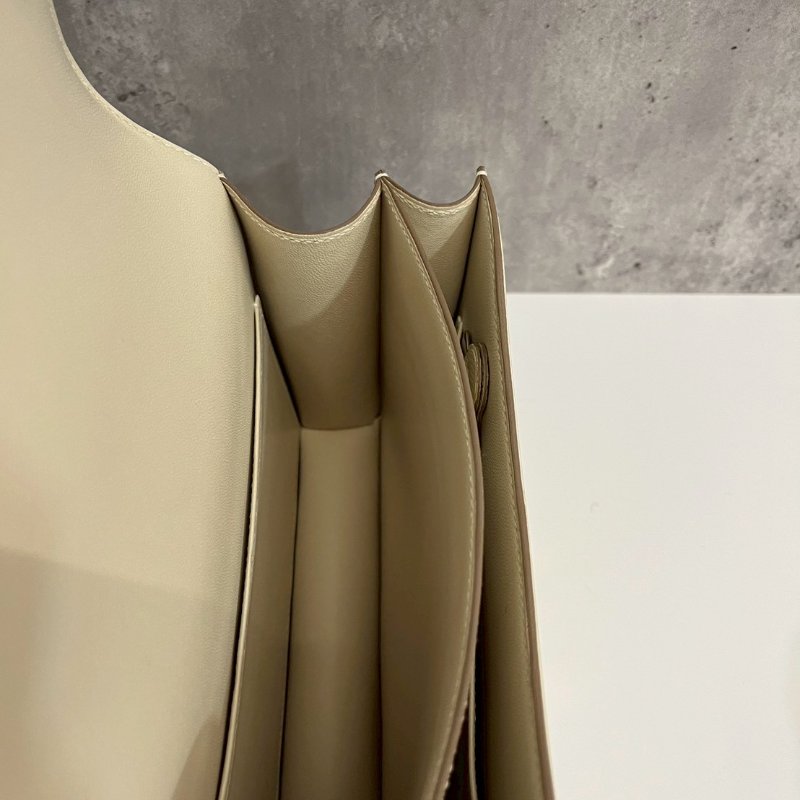 Hermes 康康19 奶昔白-8